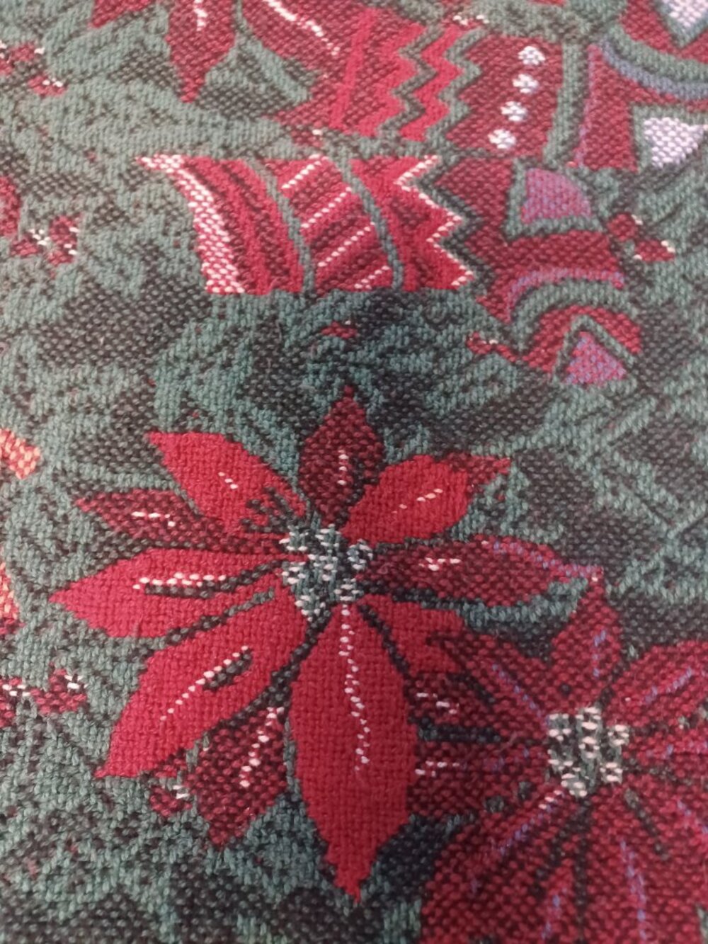 L.L. Bean Holiday Tree Skirt Approximately 50" Square Red Green Gold - Picture 4 of 6